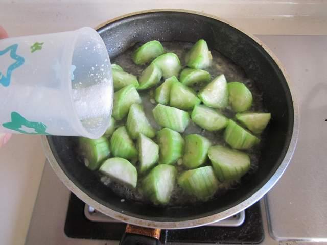 足吃瓜群,揭秘网络社交圈的趣味与争议